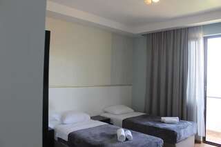 Отель SeaZone Hotel Шекветили Двухместный номер с 1 кроватью или 2 отдельными кроватями и видом на море-2